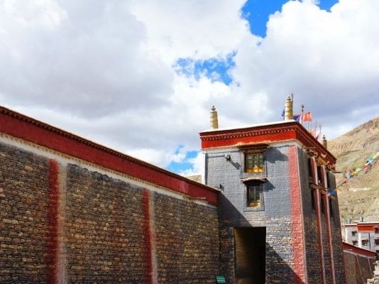 Ghé tham quan tu viện Sakya - nơi lưu giữ kho báu Phật giáo Tây Tạng